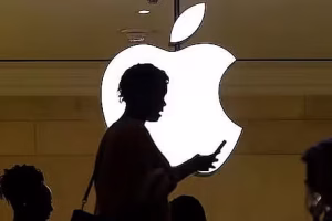 পুরোনো আইফোনে সাইবার হামলার ঝুঁকি, সতর্ক করল অ্যাপল