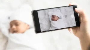 সন্তানের গোপনীয়তা বনাম সোশ্যাল মিডিয়া