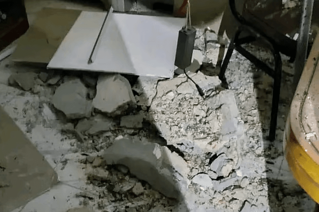 খসে পড়ল জগন্নাথ বিশ্ববিদ্যালয়ের ছাদের পলেস্তারা : একাধিক শিক্ষার্থী আহত