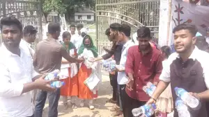 নোয়াখালীতে এসএসসি কেন্দ্রে অভিভাবকদের পাশে ছাত্রদল, স্বস্তি দিল পানি-স্যালাইন