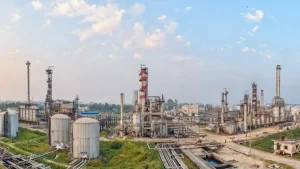 জ্বালানি তেলের তীব্র সংকটে দেশের একমাত্র রাষ্ট্রায়ত্ত তেল শোধনাগারের কার্যক্রম বন্ধ