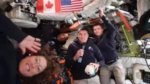 চাঁদ পেরিয়ে পৃথিবীর পথে আর্টেমিস-২, অভিজ্ঞতা জানালেন নভোচারীরা