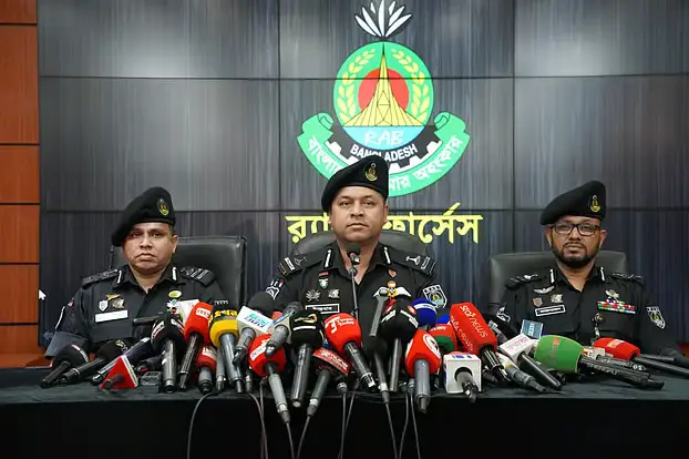 চালক ও যাত্রীবেশে ছিন/তাই/কারী চক্র হ/ত্যা করেছে কাস্টমস কর্মকর্তা বু/লেট বৈরাগীকে, গ্রেপ্তার ৫ঃ র‍‍্যাব