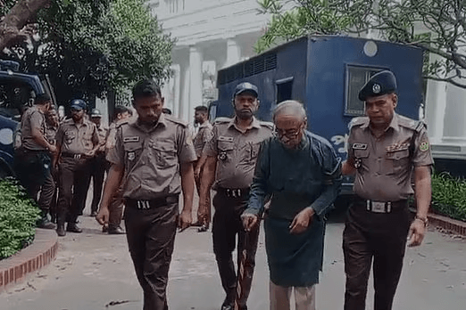 একা চলতে পারেন না: কারাগারে ‘ডিভিশন’ সুবিধা চাইলেন শাহরিয়ার কবির