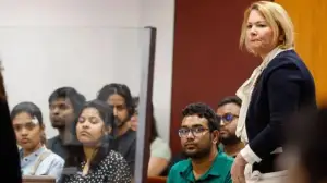 ফ্লোরিডায় বাংলাদেশি শিক্ষার্থী হ-ত্যার বিচার শুরু: আদালতের কাঠগড়ায় বন্ধুরাই এখন ‘পরিবার’