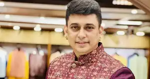 অল্পের জন্য প্রাণে বাঁচলেন জায়েদ খান