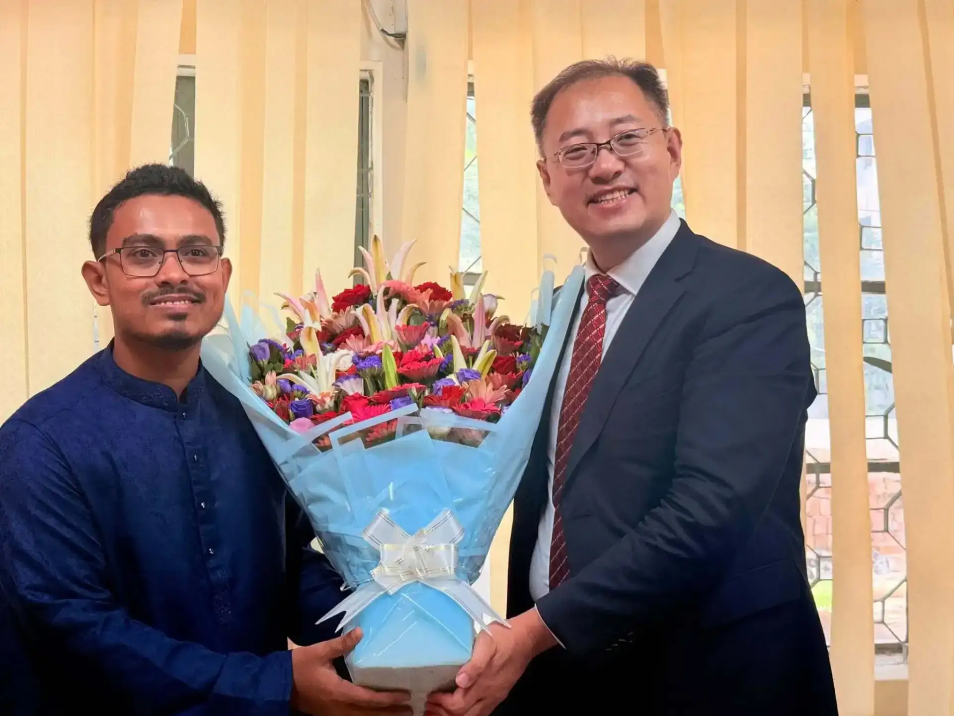 চীন সফরে যাচ্ছেন ডাকসুর ১৫ নেতা, বিয়েতে শুভেচ্ছা পেলেন সাদিক কায়েম
