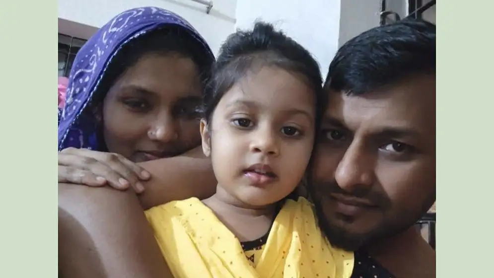 ঈদে বাড়ি ফেরা হলো না, বাসের ধাক্কায় নিহত স্বামী-স্ত্রী ও শিশু কন্যা