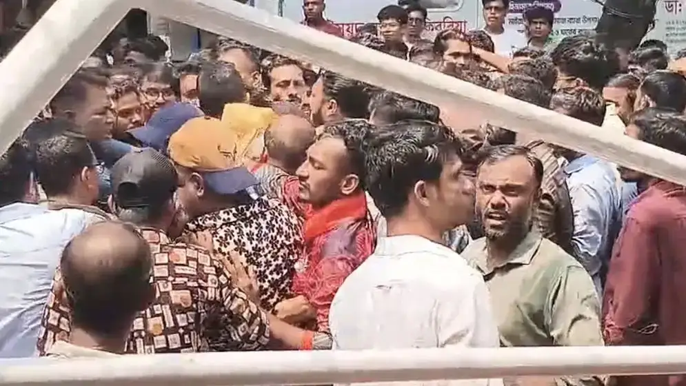 ছাগলের হাট বসানো নিয়ে বিএনপি-যুবদল-ছাত্রদলের সং/ঘ/র্ষ