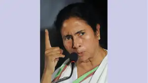 “আমি হারিনি!”—পদত্যাগে সরাসরি না বললেন মমতা