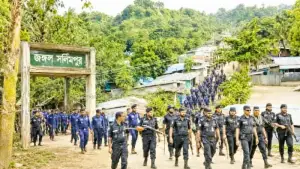 জঙ্গল সলিমপুরে র‌্যাব ক্যাম্পে হা’মলা, বু’লডো’জার দিয়ে ক্যাম্পের দেয়াল ধ’সিয়ে দিল স’ন্ত্রা’সীরা