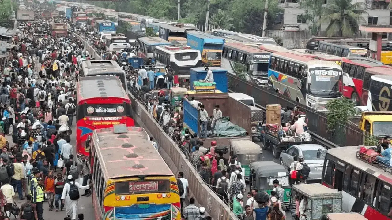 ঈদযাত্রার শুরুতে ৫ জেলায় সড়কে ঝরল ১২ প্রাণ