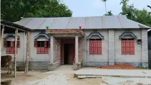 সমালোচনার মুখে ত্রাণের টিন ফেরত দিলেন বিএনপি নেতা
