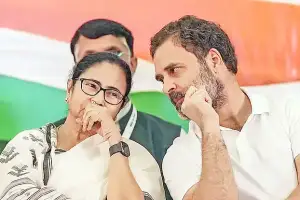 বঙ্গ রাজনীতিতে পালাবদল: বিজেপির আধিপত্য আর বাংলাদেশ প্রসঙ্গ