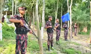 মহেশপুর সীমান্তে বিএসএফের পুশ ইন অপচেষ্টা ব্যর্থ, বিজিবির সঙ্গে মাঠে স্থানীয়রা