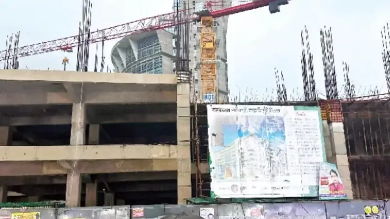 পোড়া বঙ্গবাজারে নতুন ভবন, বরাদ্দের আগেই ব্যবসায়ীদের কাছ থেকে ‘চাঁদা’ আদায়ের অভিযোগ