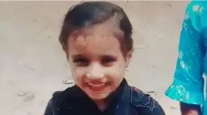 মায়ের হাত ধরে হাঁটছিল ৮ বছরের শিশু, পিছলে ড্রেনে পড়ে প্রাণ গেল