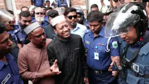 আদালতে আত্মসমর্পণের পর দুই মাম’লায় জামিন মঞ্জুর আমির হামজার