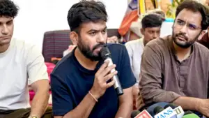 ‘দুনিয়া মাথা নত করে, তবে নত করানোর মতো লোক থাকা চাই’—শিক্ষামন্ত্রীর পদত্যাগে সিজেপি নেতা