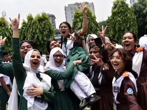 এসএসসি ও সমমানের ফল প্রকাশে বিলম্ব, কবে মিলবে ফল?