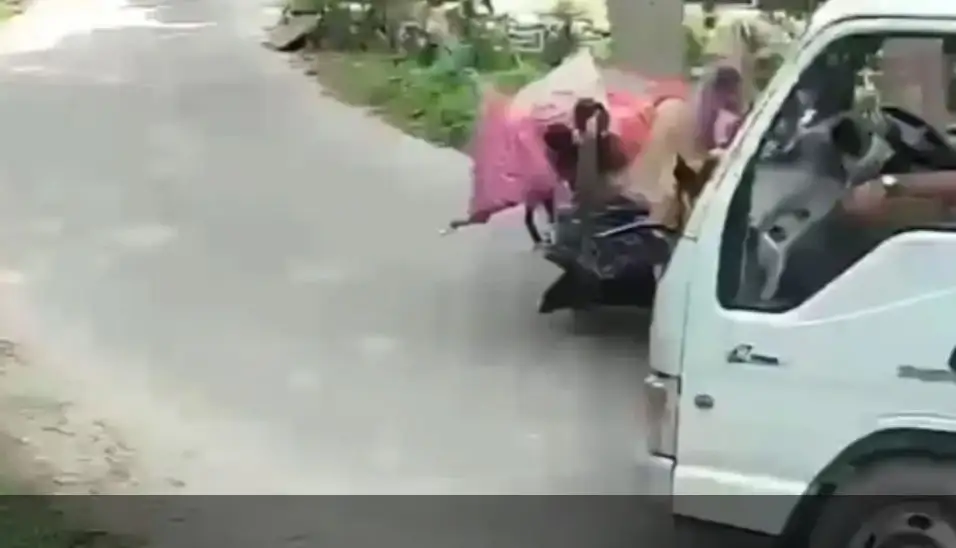 বিয়ের দাওয়াতে যাওয়ার পথে মর্মান্তিক দুর্ঘটনা, প্রাণ গেল চাচি-ভাতিজির