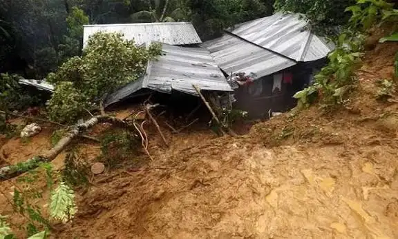 বান্দরবানে ভয়াবহ পাহাড়ধস, একই পরিবারের ৩ জনসহ নিহত ৫