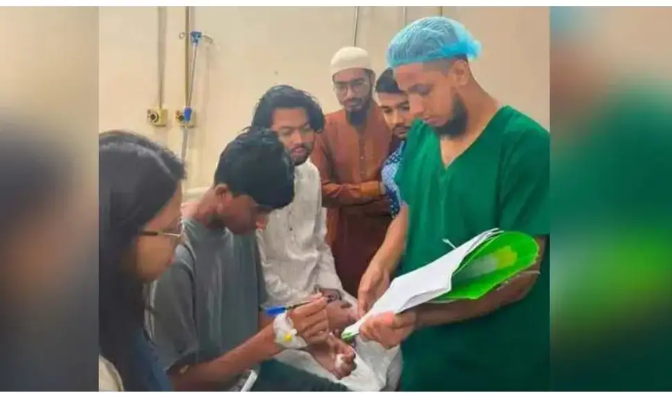 অভিভাবক না থাকায় নিজেই বন্ডে স্বাক্ষর, এক চোখ হারালেন এনসিপিকর্মী আলিফ