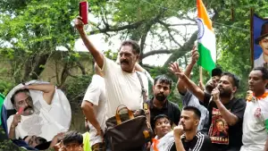যন্তর মন্তরে শিক্ষার্থীদের পাশে প্রকাশ রাজ, বললেন ‘আমাদের দেশের তরুণেরা শুধু প্রশ্ন করছে’
