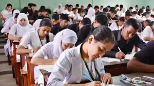 বৈরী আবহাওয়ায় আবারও স্থগিত চট্টগ্রাম বোর্ডের এইচএসসি পরীক্ষা