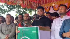 ‘শেখ পরিবার আর নেতৃত্ব দিতে পারবে না’—হাসনাত আবদুল্লাহ