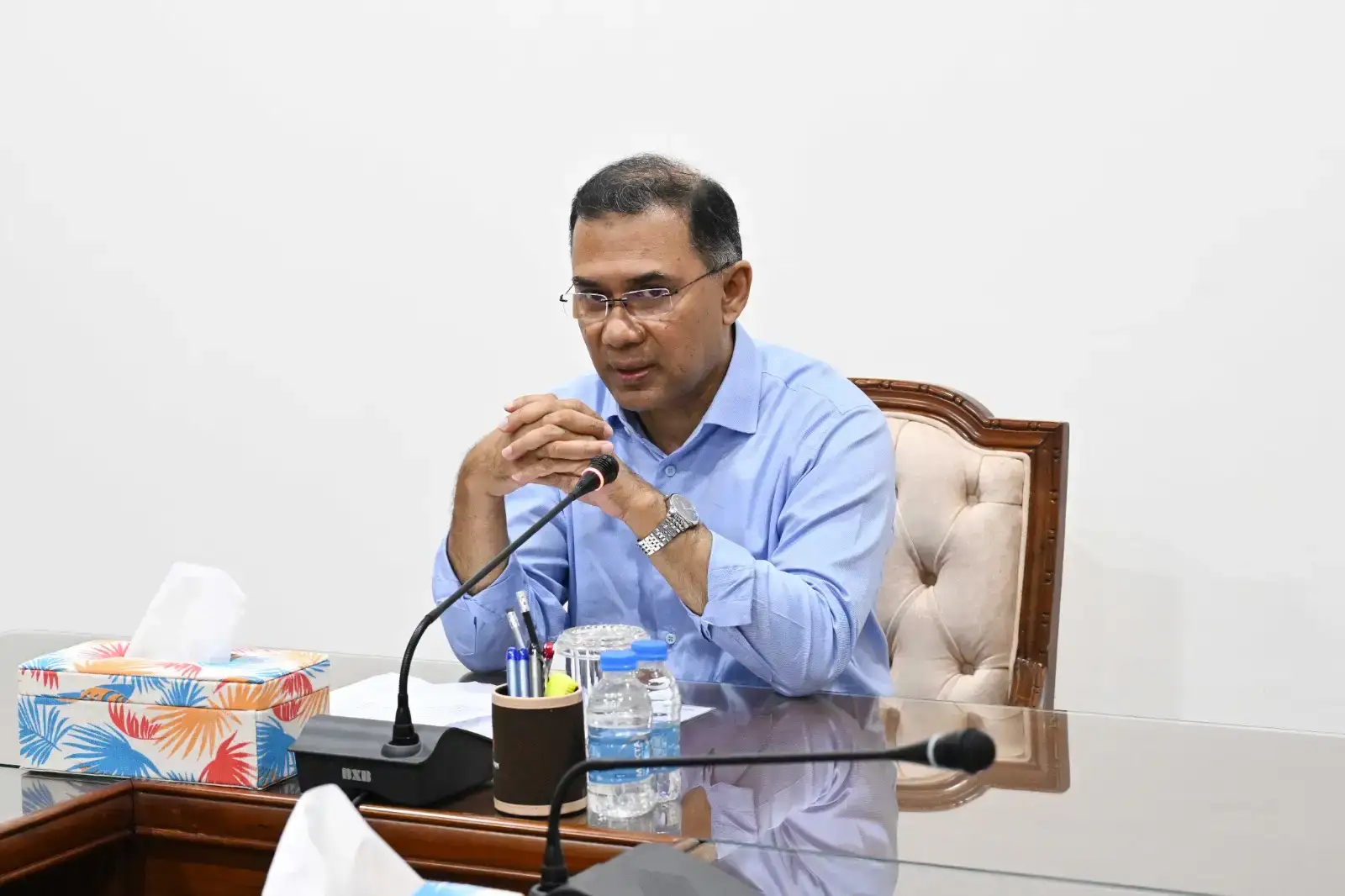 প্রধানমন্ত্রীর নির্দেশে বন্ধ করা হলো সরকারি কর্মকর্তাদের নতুন গাড়ি কেনা ও বিদেশভ্রমণসহ অপ্রয়োজনীয় সকল ব্যয়!