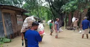 বন্যায় বিপর্যস্ত ৭ জেলা, ১০ লাখ মানুষের জন্য মাথাপিছু বরাদ্দ মাত্র ২৮ টাকা!