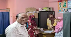 নীলফামারিতে রোগী সেজে হাসপাতালের অনিয়ম দুর্নীতি হাতেনাতে ধরলেন সিভিল সার্জন!