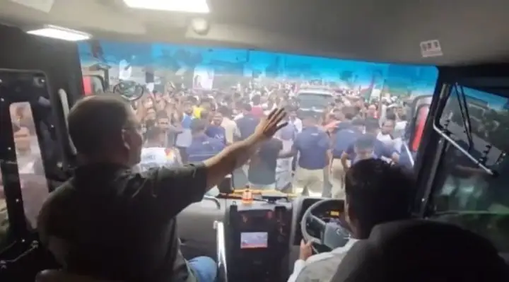 বরিশালে পৌঁছেছেন প্রধানমন্ত্রী তারেক রহমান