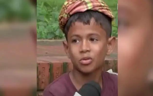 ফুটপাতে পানি বিক্রি করে বাবাকে হজে পাঠাতে চাওয়া সুজনের পাশে প্রধানমন্ত্রী