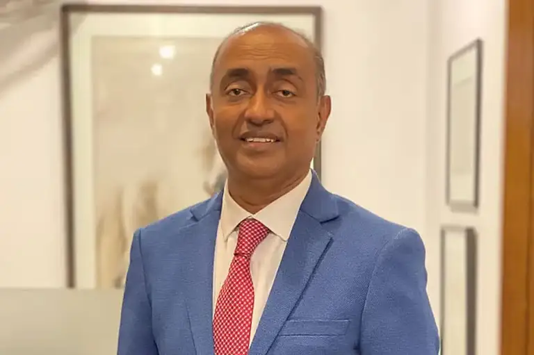 সন্তানকে সম্পত্তি দিলেও থাকবে পিতা-মাতার জীবনস্বত্ব, আসছে আইনে বড় পরিবর্তন
