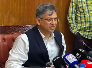 সাবেক রাষ্ট্রপতির বিরুদ্ধে মাম/লা করা যায় না: স্বরাষ্ট্রমন্ত্রী