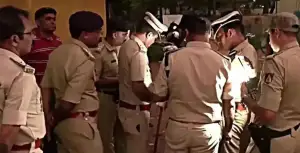 বেঙ্গালুরে বাংলাদেশি দম্পতিকে রাস্তায় ফেলে পেটালেন ভারতীয় ডাক্তার!