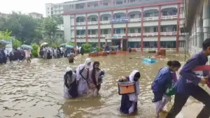 জলাবদ্ধতায় এইচএসসি পরীক্ষা নেওয়ার ঘটনায় কুমিল্লা সরকারি মহিলা কলেজের ৭ শিক্ষক বদলি