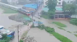 ভারি বৃষ্টিতে রেললাইনে পানি, চট্টগ্রাম-কক্সবাজার রেল যোগাযোগ সাময়িক বন্ধ