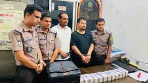 জুয়েলার্সে জাল নোটে স্বর্ণ কিনতে গিয়ে ধরা, উদ্ধার ৫৭ লাখ টাকার নোট