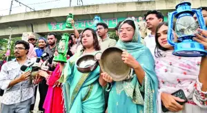 বিদ্যুৎ উৎপাদনে ধস, ১৩ ঘণ্টা পর্যন্ত লোডশেডিংয়ে বিপর্যস্ত জনজীবন
