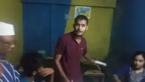 চায়ের দোকানে বন্ধুদের সঙ্গে এইচএসসির খাতা মূল্যায়ন, প্রভাষক আট/ক