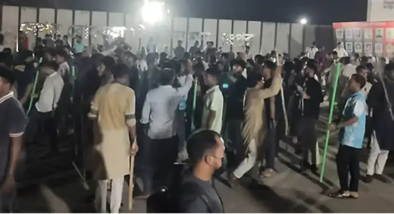 রংপুরের বেগম রোকেয়া বিশ্ববিদ্যালয়ে ছাত্রশিবির-ছাত্রদল সংঘর্ষ, আহত ৩!