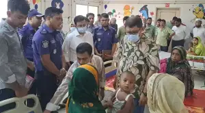 গোবিন্দগঞ্জে সরকারি ওষুধ না দেওয়ার অভিযোগ, চিকিৎসককে জরিমানা করলেন স্বাস্থ্যমন্ত্রী!