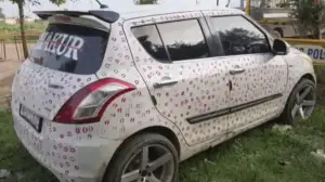 ৪০০ চু’মুর দাগে বয়ফ্রেন্ডের গাড়ি সাজালেন প্রেমিকা, জরিমানা গুনতে হলো তরুণকে