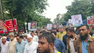 সচিবালয় ঘেরাও কর্মসূচিতে ১১ দলীয় ঐক্যকে পুলিশের বা/ধা