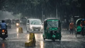 ঢাকাসহ ছয় জেলায় বৃষ্টির সম্ভাবনা, নদীবন্দরে সতর্ক সংকেত