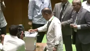 রাষ্ট্রপতি নির্বাচনে ভোট পড়ল প্রধানমন্ত্রীর, ফখরুলও দিলেন নিজের ভোট