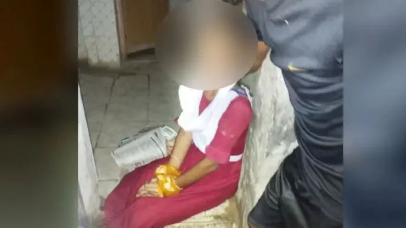 স্কুলের বাথরুম থেকে হাত-পা-মুখ বাঁধা অবস্থায় ছাত্রী উদ্ধার